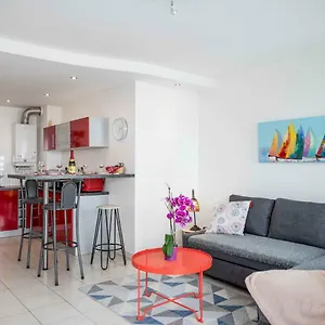 Chic Avec Terrasse, à 2 Pas De Rennes, Parking , Cesson-Sévigné France